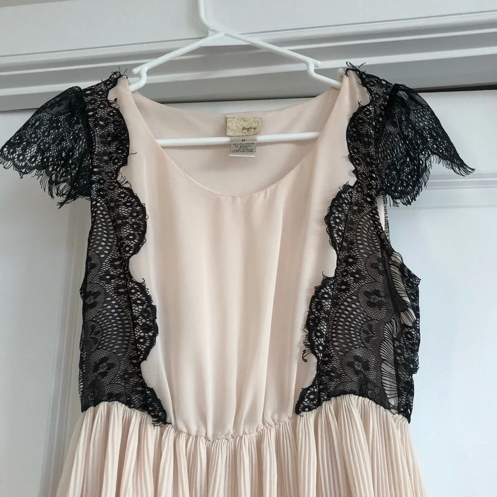 Daytrip - Off-white Dress - Size M - Picture 3 of 8